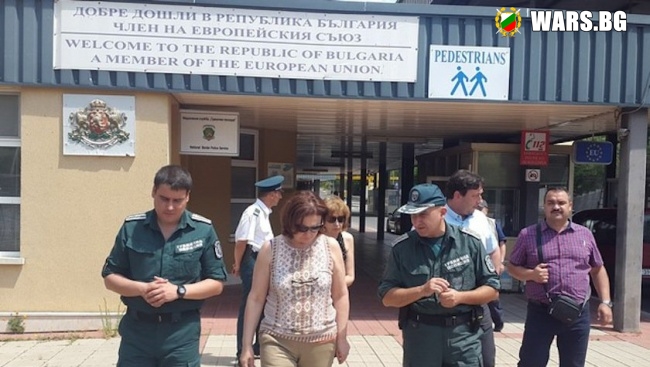 Бъчварова: 420 джипа, хеликоптер и камери ще бъдат закупени за границите ни