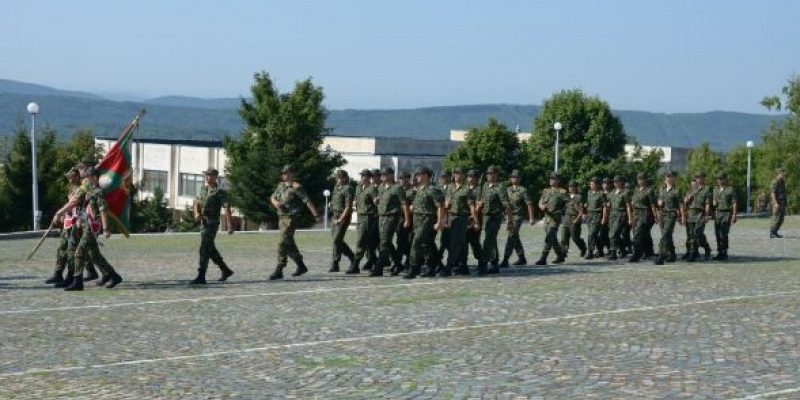 Армията отново започва подготовка за военно време