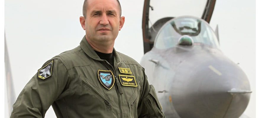 Радев: Нямам нито един загубен самолет, нито един загинал летец