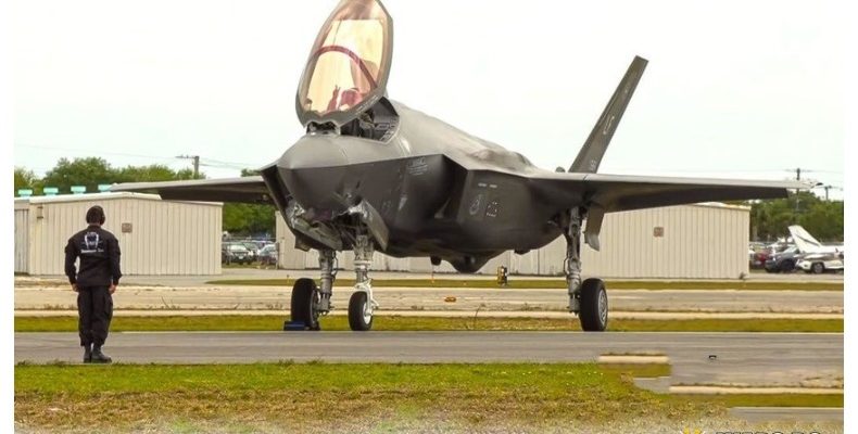 Руски експерт: Американският F-35 Lightning II е "айфон" в сравнение с руския Су-57