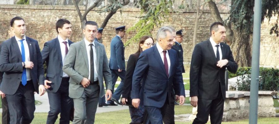 При засилени мерки приеха Шойгу в Сърбия +ВИДЕО